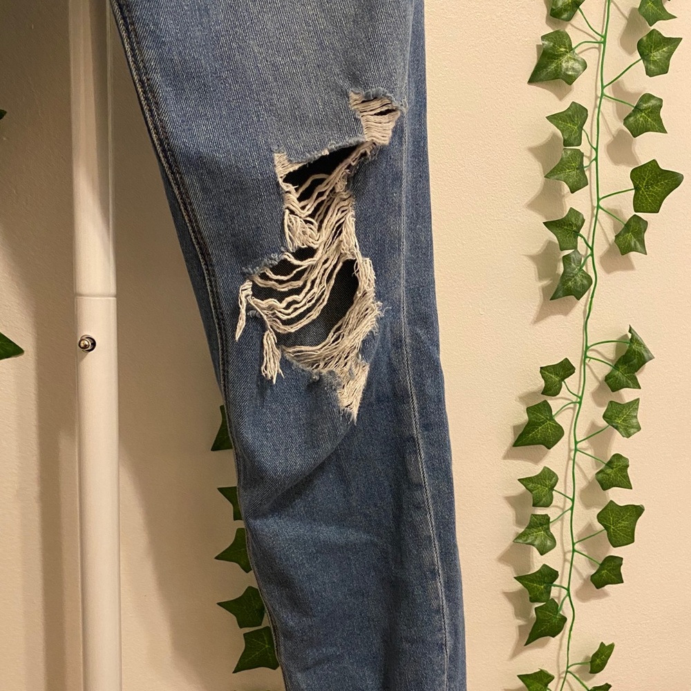 AE High Rise Ripped Mom Jeans - Picture 5 of 8